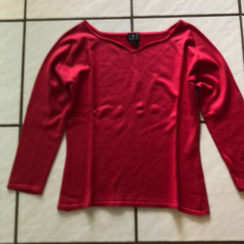 INC Red top